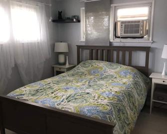 1 block from the beach . Ocean view cozy beach house . Backyard with fire pit . - Wildwood Crest - Habitación