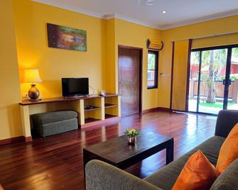 Baan Mesuk Hua Hin Spa and Resort - Hua Hin - Living room