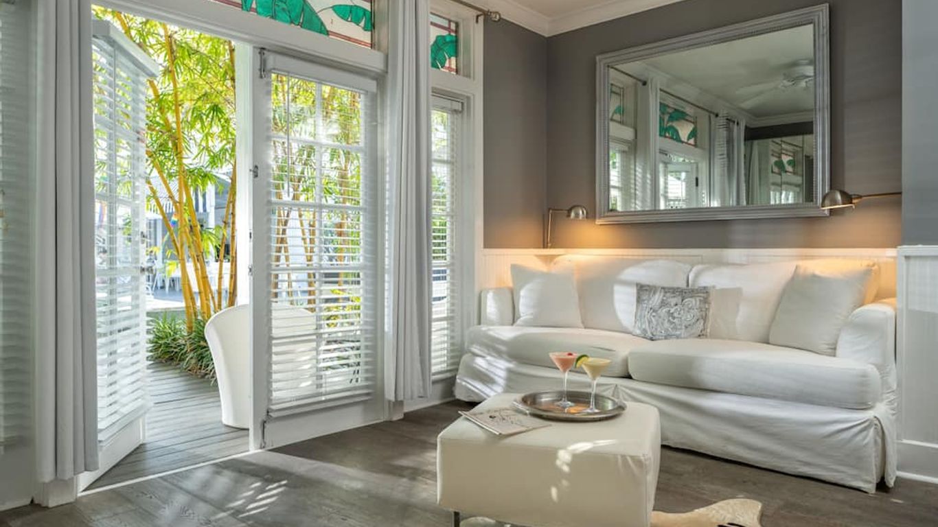 Alexander's Gay and Lesbian Guesthouse - Adults Only