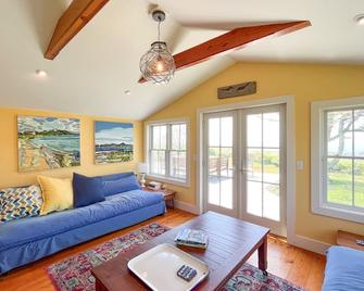 Charming 3BR Cottage Perched above the Sea Offers Spectacular Ocean Sunsets - Block Island - Living room