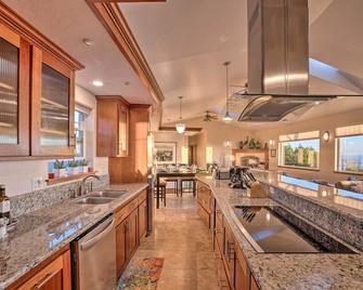 Crescent City Getaway with Panoramic Ocean Views! - Crescent City - Kitchen
