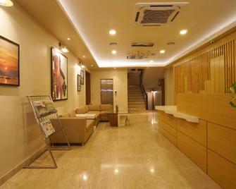 Hotel Shree Kanha Residency - Prayagraj - Lobby