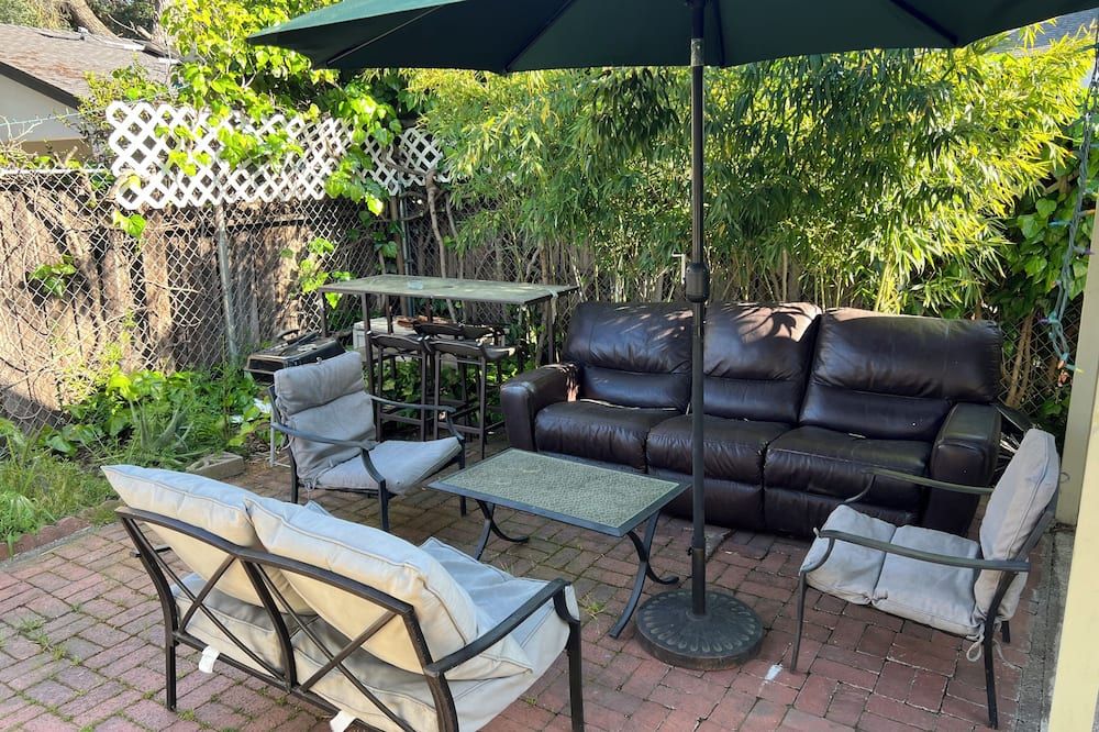 NEW modern, spacious, beautiful - Fair Oaks - Patio