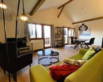Holiday apartment Vitznau for 1 - 2 persons with 1 bedroom - Holiday apartment in one or multi-famil - Vitznau - Huiskamer