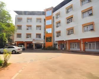 Hotel Solmar - Panaji - Building