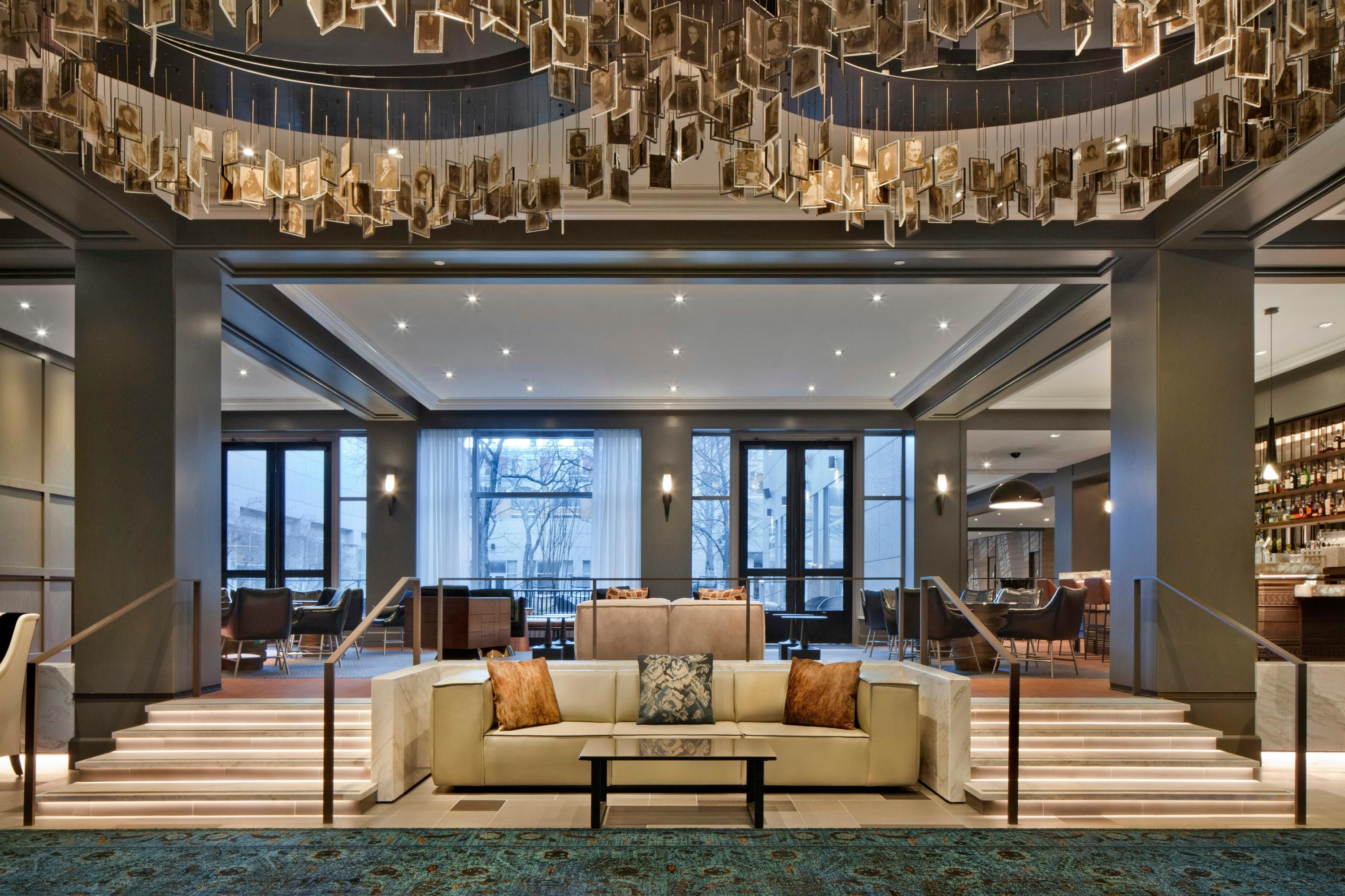 The Logan Philadelphia, Curio Collection by Hilton - פילדלפיה - לובי