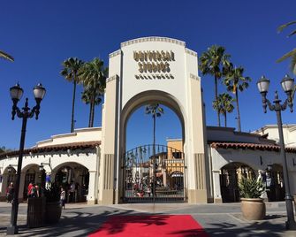 The Hotel Hollywood - Los Angeles