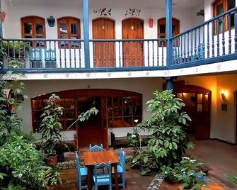 Doña Esther - Otavalo