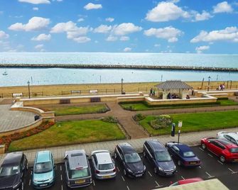 Aqua Bay Guest House - Canterbury