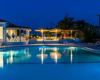 Klelia Beach Hotel - Kalamaki - Piscina