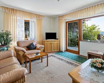 Ferienwohnung Schwarzwaldglück - Lenzkirch - Wohnzimmer