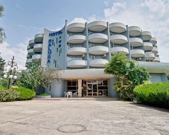 Hotel Raluca - Venus - Building