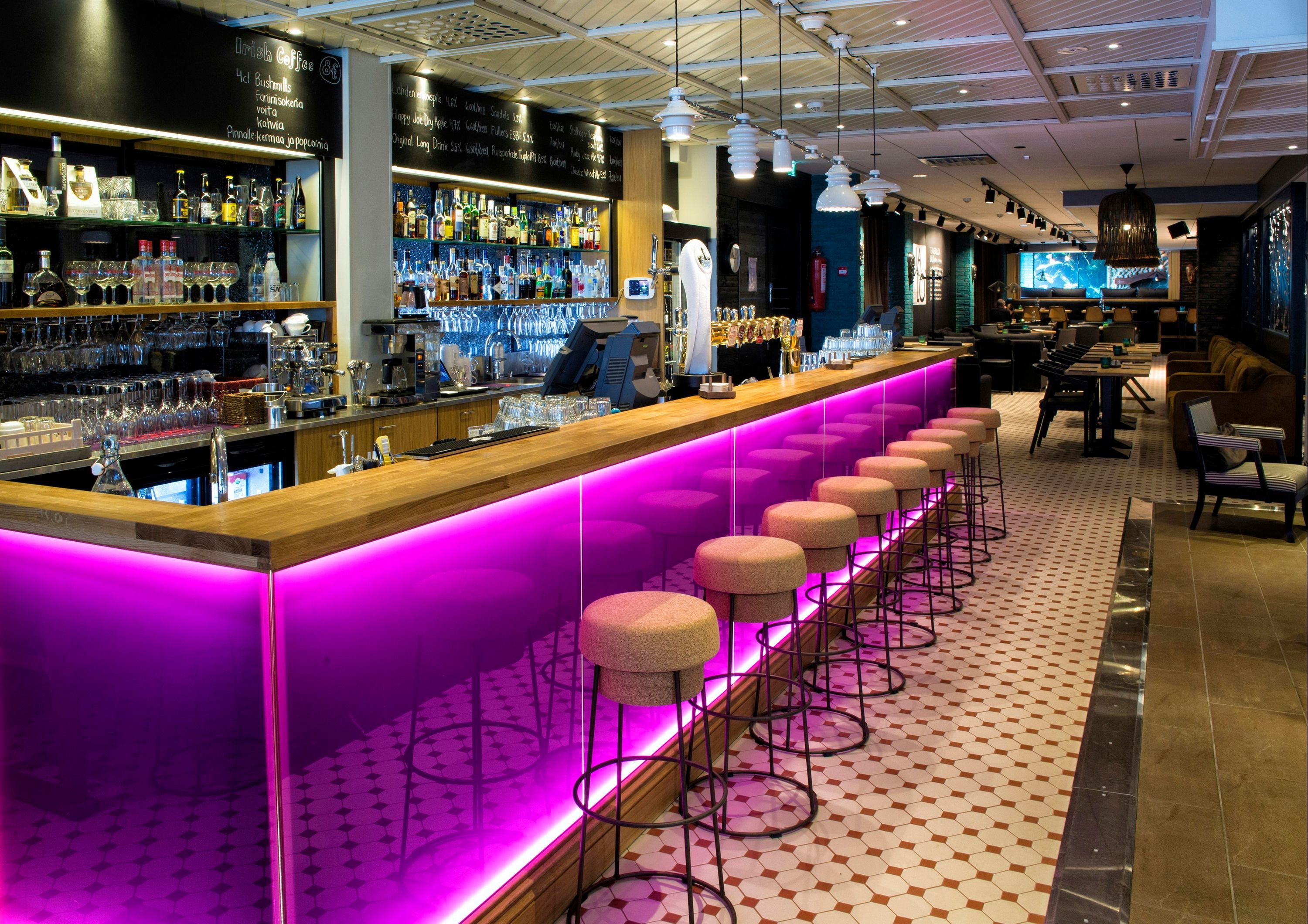 Original Sokos Hotel Alexandra Jyväskylä - Jyväskylä - Bar