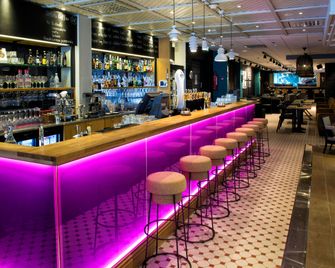 Original Sokos Hotel Alexandra Jyväskylä - Jyväskylä - Bar