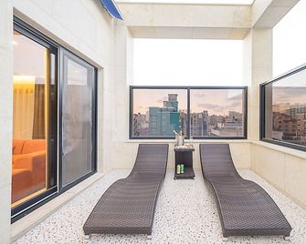 Mokpo H-Avenue Hotel Peace Square - Mokpo - Balcony