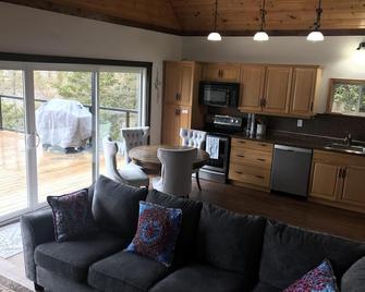 Home of the Living Sunset - Tobermory - Kitchen