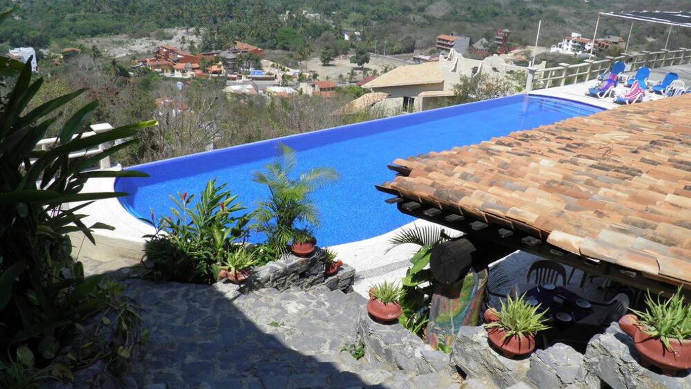La Escollera Suites Adults Only