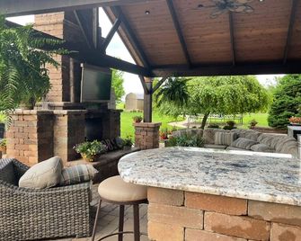 4 Willows – The Ultimate Retreat - Frankfort - Patio