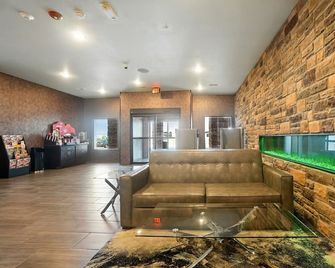 Cobblestone Hotel & Suites - Bellefontaine - Bellefontaine