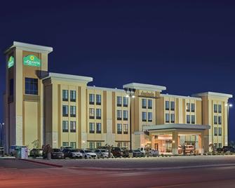 La Quinta Inn & Suites by Wyndham Carlsbad - Carlsbad - Bygning
