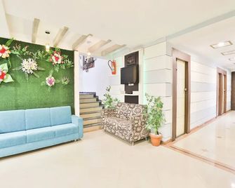 Hotel Vrundavan - Gandhinagar - Lobby