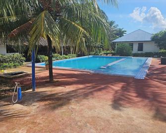 Kigwedeni Apartments - Nungwi - Basen