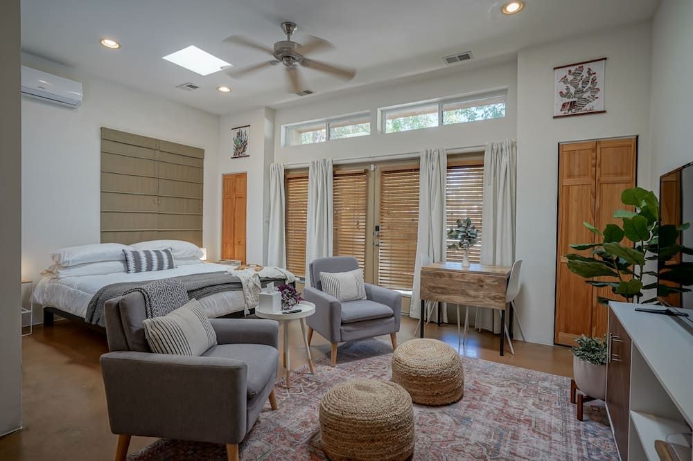 Downtown Modern Studio, centrally located - Alburquerque - Sala de estar