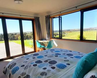 Hill Top Retreat - Seddon - Schlafzimmer