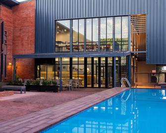Urban Hotel Kathu - Kathu - Piscina