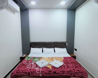 Hotel Shreem - Удджайн