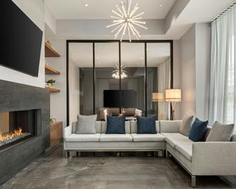 Courtyard by Marriott St. Paul Downtown - Saint Paul - Living room