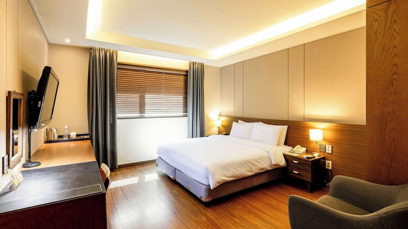 هوتل سن بي إنسادونج