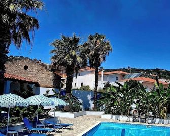 Dolphin Hotel - Skopelos