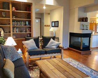 Fantastic Townhouse on Golf Course in Ridgway - Ridgway - Living room