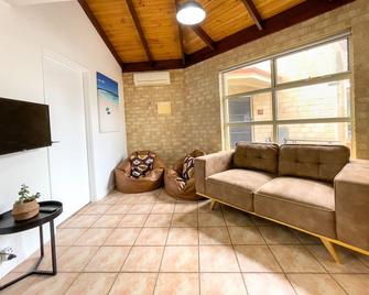 Esperance Foreshore Apartments - Esperance - Wohnzimmer