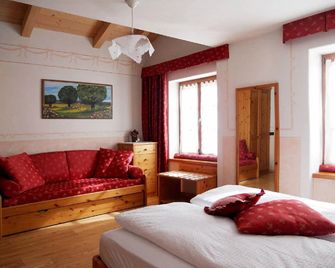 Hotel Garni Salvanel - Cavalese