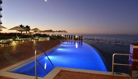 Radisson Blu Hotel Waterfront, Cape Town - Cape Town - Pool