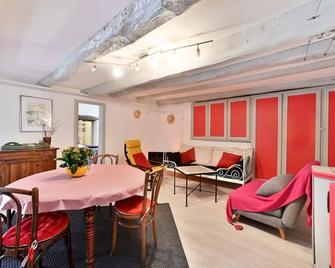 Gîte Romy - Gîte avec piscine partagée - Lussan - Comedor