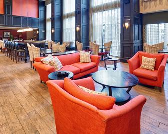 Hampton Inn & Suites Waco-South - Waco - Lounge