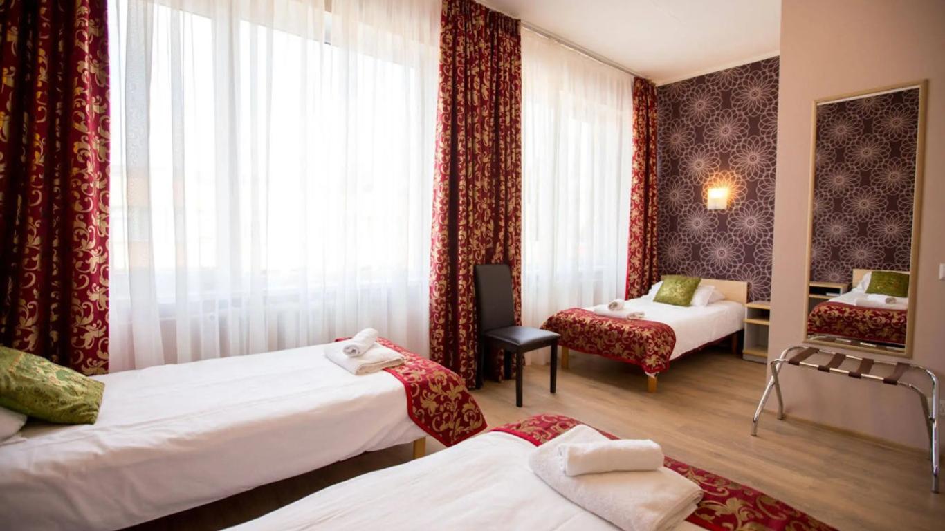 Starest Hotel