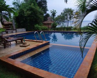 Bamboo Hideaway Resort - Ko Mak - Pool