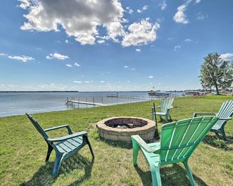 Houghton Lake House W/fire Pit - 2 Mi to Trails! - Houghton Lake