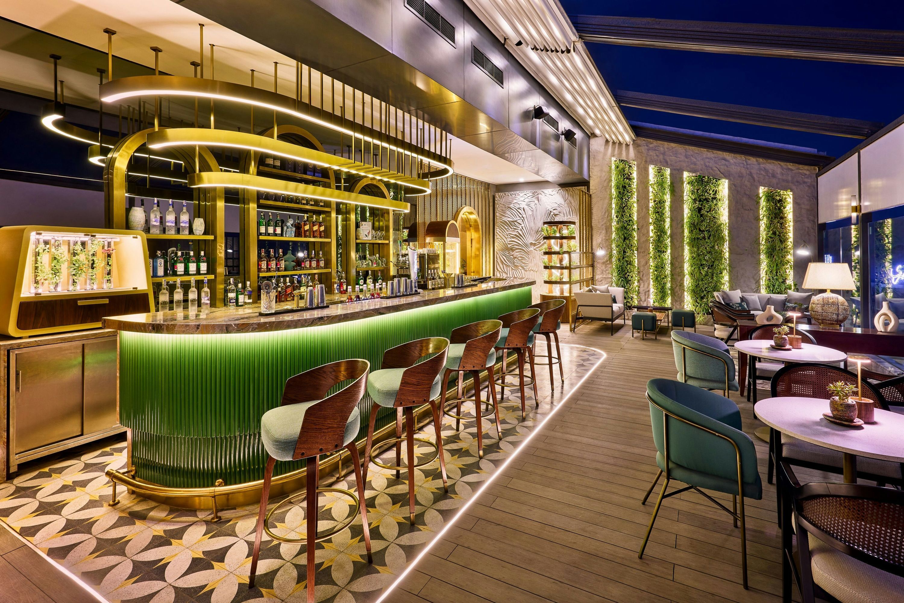 فندق أبراج وكازين شيراتون القاهرة - القاهرة - بار