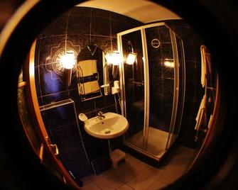 Gasthof zum Lowen - Aschau im Zillertal - Bathroom