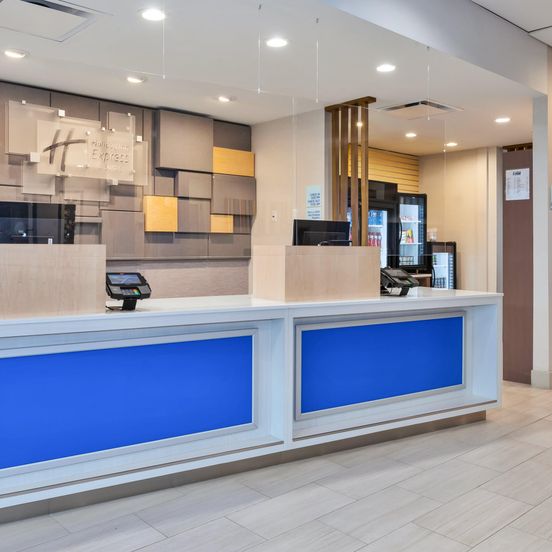 Holiday Inn Express & Suites Grand Rapids Airport - South By IHG image 1