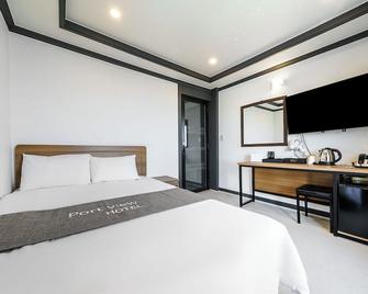 Yang Yang Port View Hotel - Yangyang - Habitación
