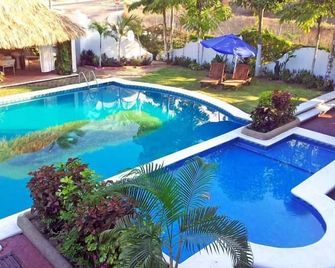 Canadian Resorts Huatulco - La Crucecita - Piscina