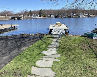 Lake Hopatcong Lake House w/Private Dock and Grill - Lake Hopatcong - Pool