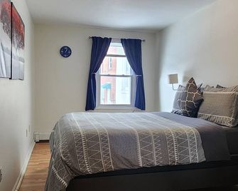 Stylish 2br Retreat Steps From Thayer Gate Free Private Parking/Wifi - Highland Falls - Soveværelse