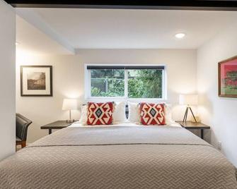 Modern, new & industrial in Georgetown - Seattle - Bedroom